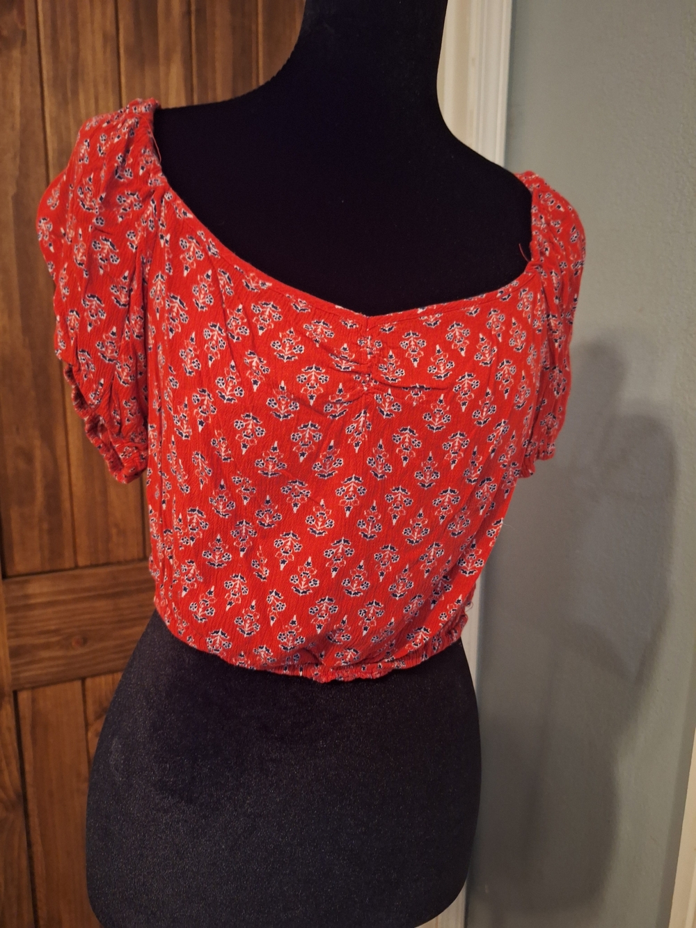 Red Floral Cropped Top Sz XS